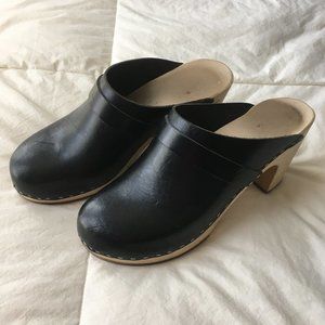 Swedish Hasbeens Classic Slip In Clogs - Black